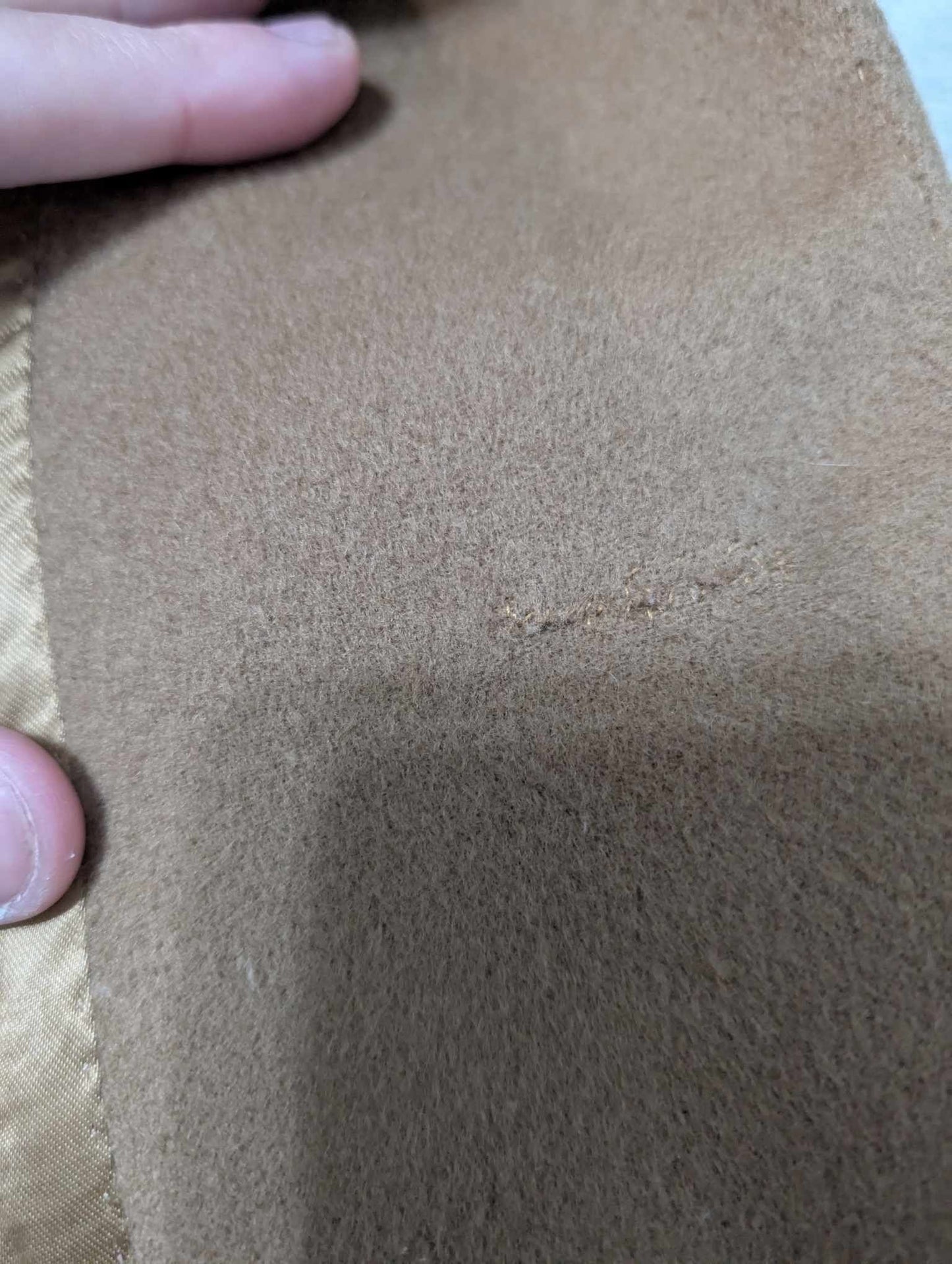 Lumineux manteau de couleur camel en laine