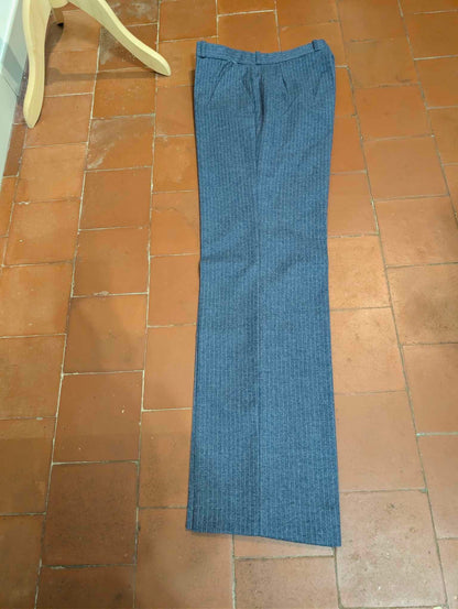 Wunderschöner dreiteiliger Flanellanzug mit Nadelstreifen