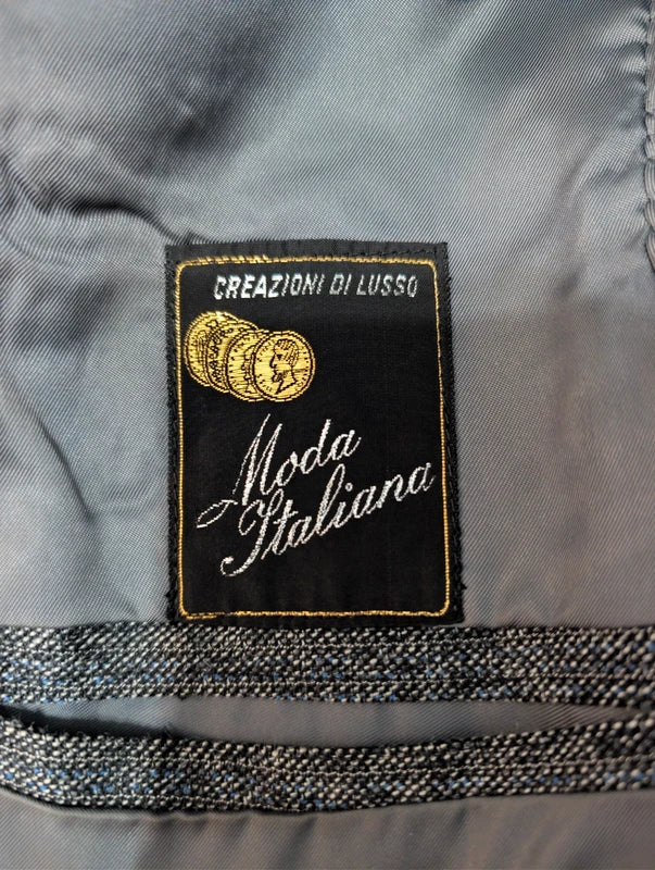 Fabelhafter grauer Wollanzug