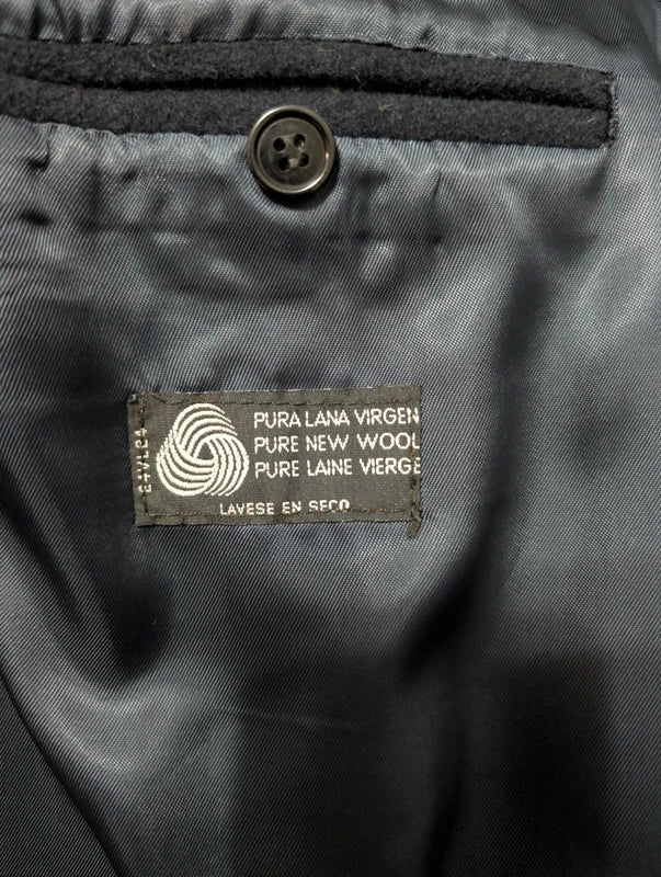 Schöner zweireihiger Wollmantel