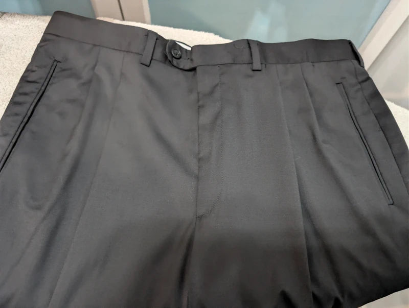 Klassischer marineblauer Wollanzug