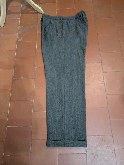 Toller graubrauner Wollanzug