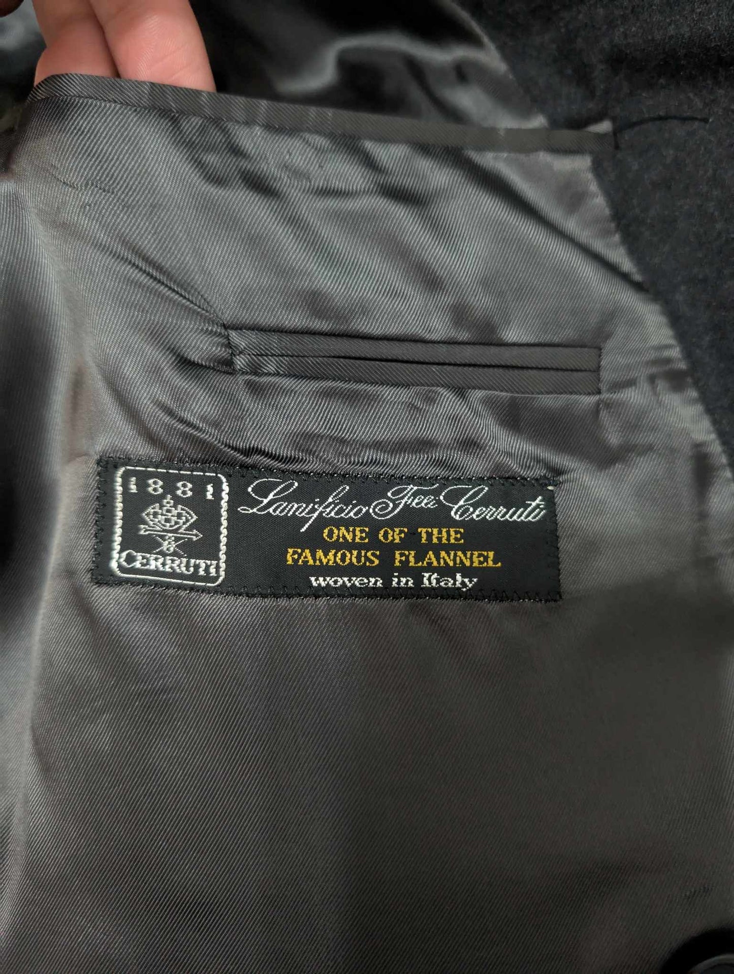 Fabuleux costume croisé de couleurs gris en flanelle lourde