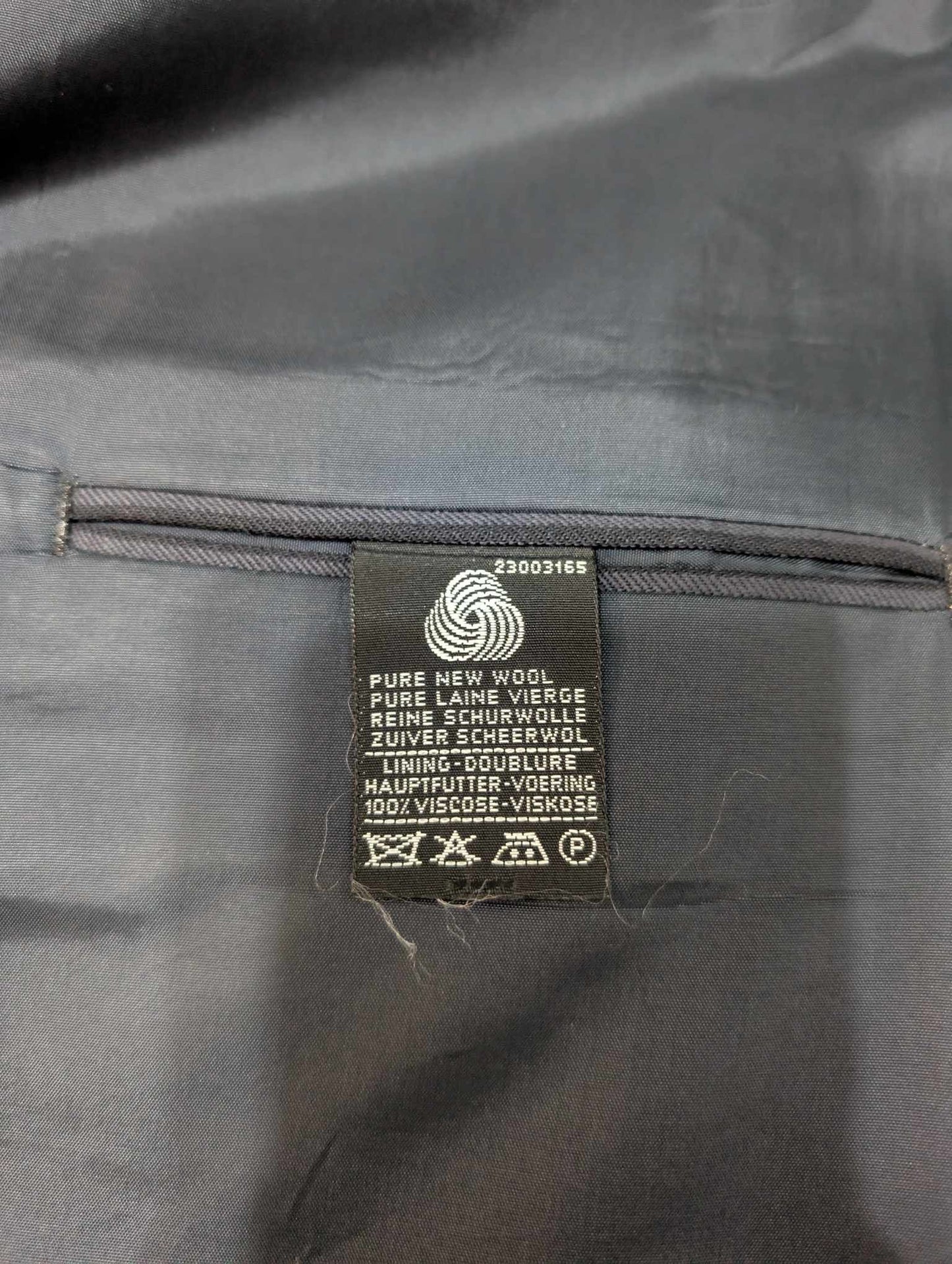 Redoutable costume bleu marine en laine