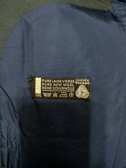 Prächtiger dreiteiliger marineblauer Wollanzug