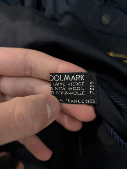 Merveilleux costume bleu marine a chevron
