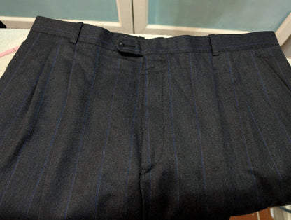 Élégant costume croisé chalkstripe en laine
