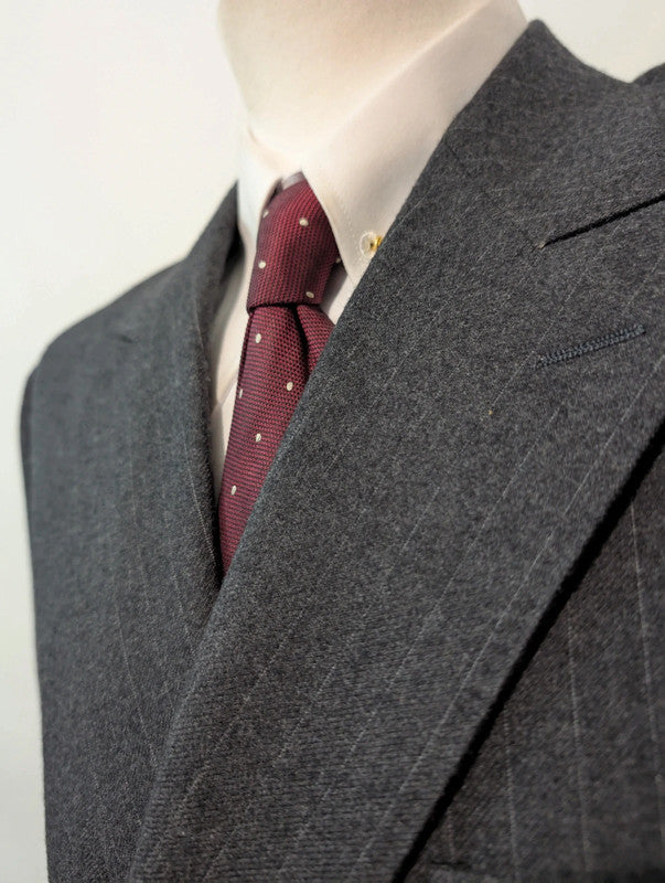 Magnifique costume croisé pinstripe en flanelle