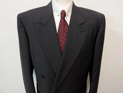 Élégant costume costume croisé pinstripe en laine froide