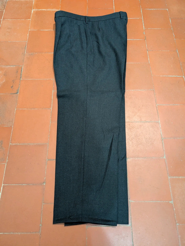 Élégant costume croisé gris en flanelle