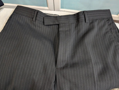 Magnifique costume pinstripe en laine légère