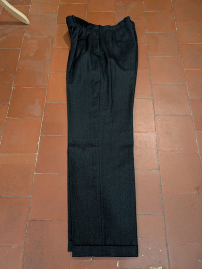 Élégant costume pinstripe en flanelle