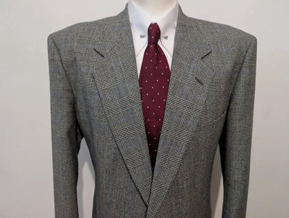 Élégant costume gris en flanelle lourde