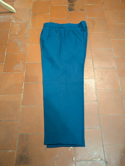 Parfait costume bleu en laine