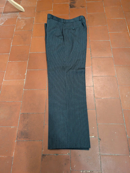 Original costume gris a rayures en laine