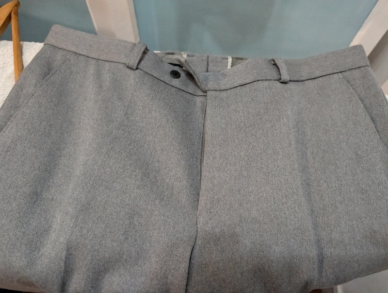 Sensationnel costume gris autrichien en laine