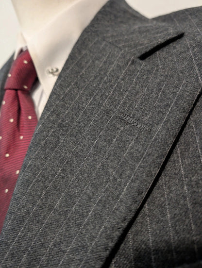 Exceptionnel costume pinstripe en laine