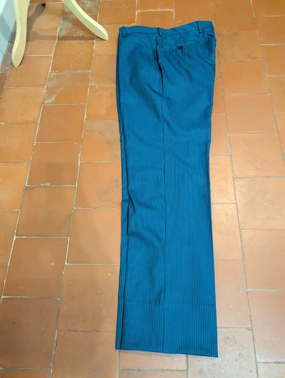 Extraordinaire costume en laine à fines rayures