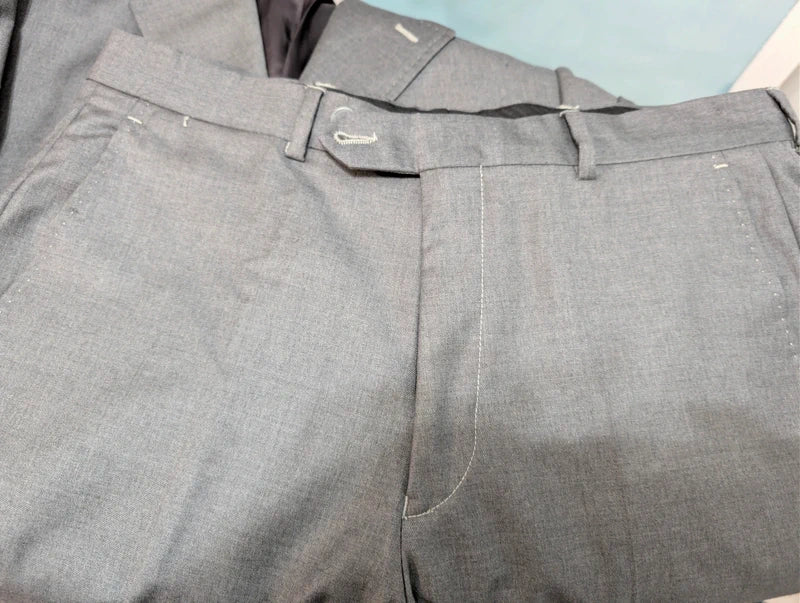 Genialer grauer Loro Piana Anzug