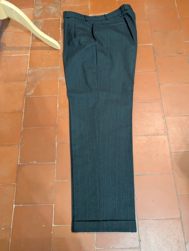 Prächtiger, zweireihiger, gestreifter Wollanzug