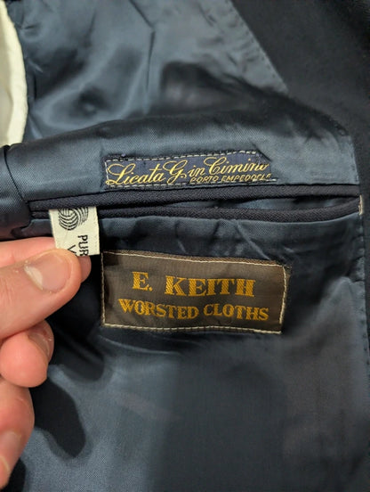 Wunderschöner marineblauer Zweireiheranzug aus Wolle