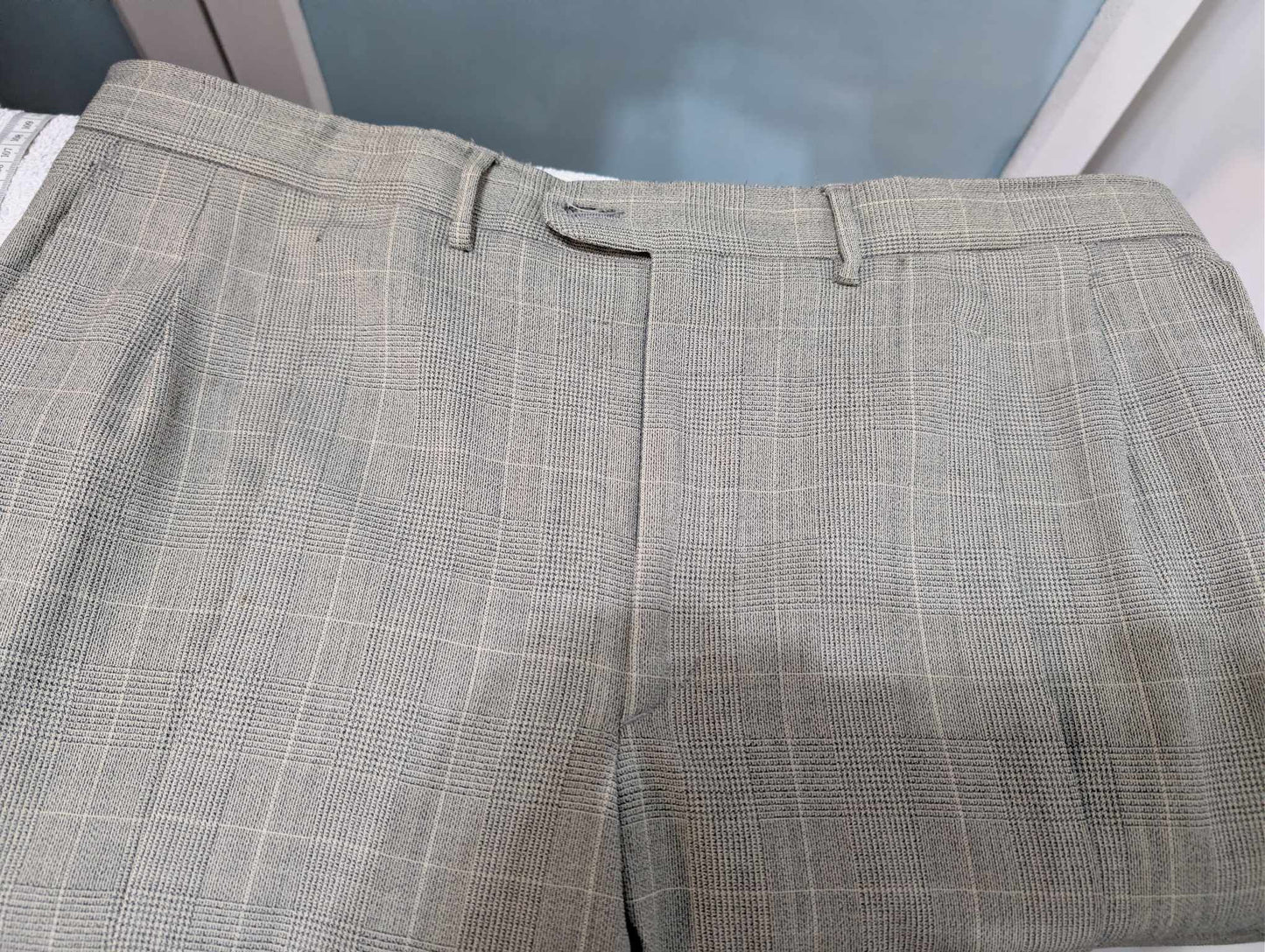 Magnifique costume croisé à carreaux en laine