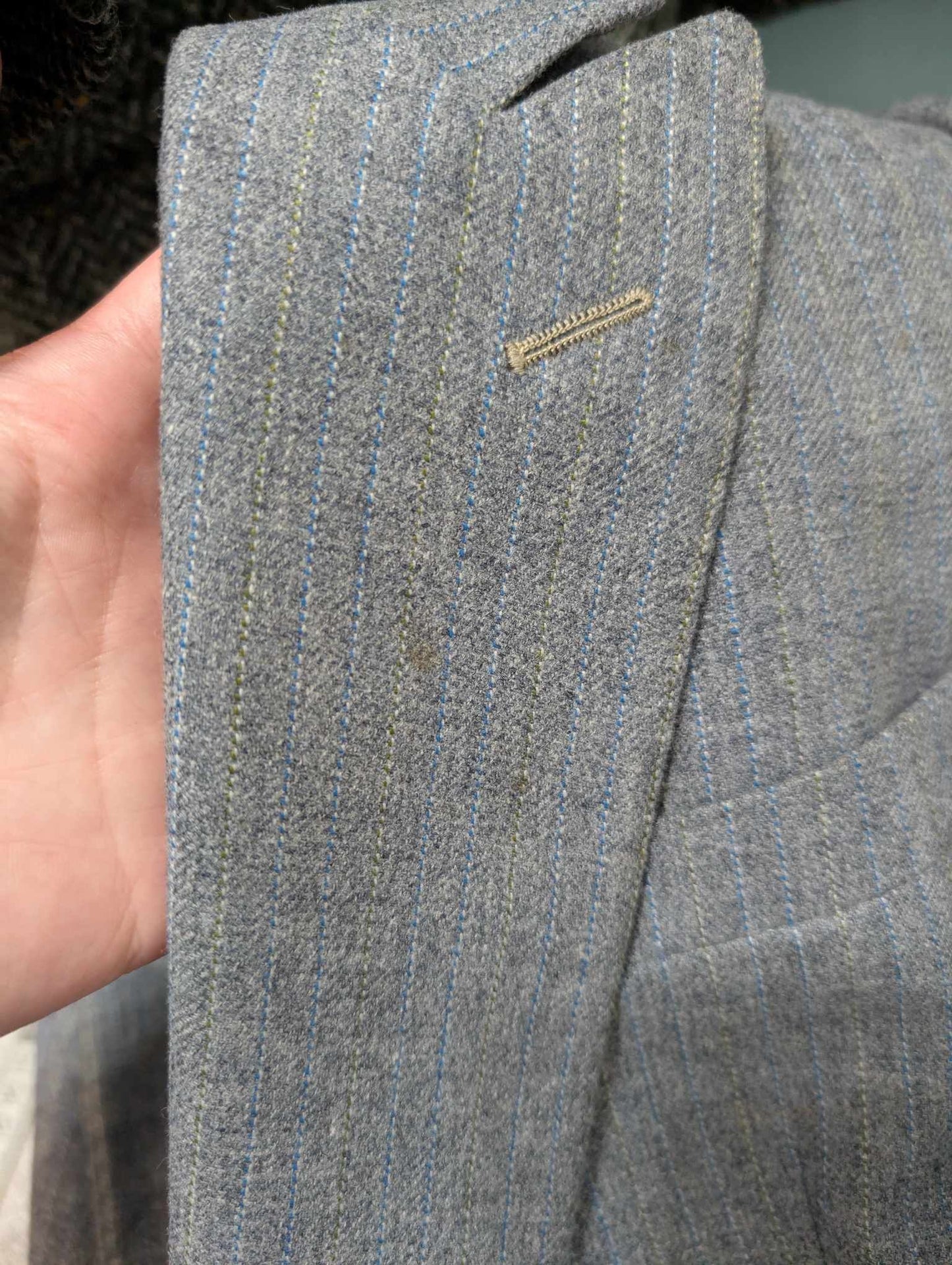 Gentille costume croisé pinstripe en flanelle lourde