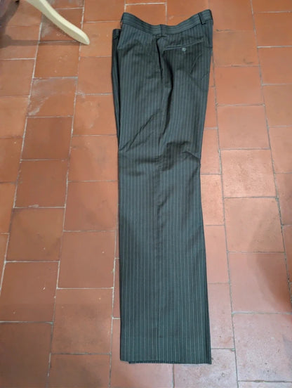 Prächtiger brauner Nadelstreifenanzug aus Wolle