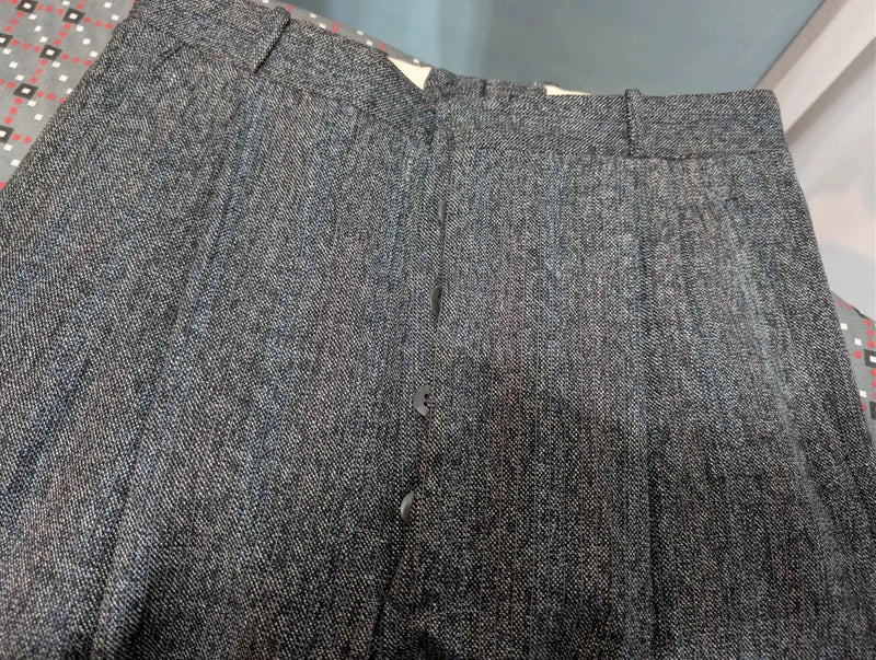 Fabelhafter grauer Wollanzug