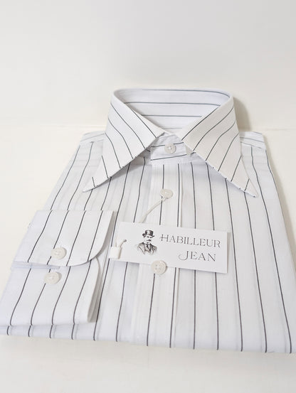 Chemise à rayures noires