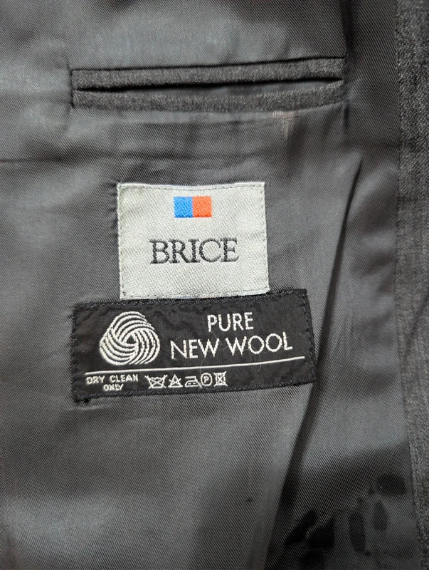 Toller zweireihiger grauer Wollanzug