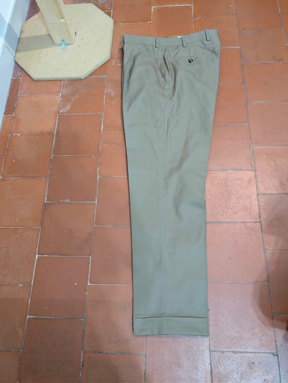 Toller zweireihiger brauner Baumwollanzug