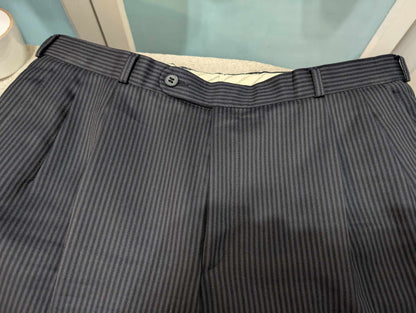 Redoutable costume bleu marine en laine