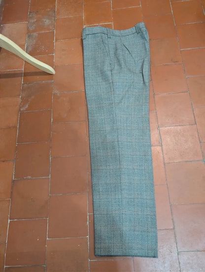 Eleganter brauner Wollanzug mit Karomuster