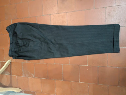 Eleganter zweireihiger Anzug aus Wolle