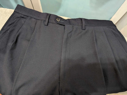 Redoutable costume croisé bleu marine en laine