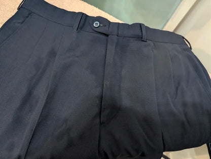 Classique costume croisé bleu marine