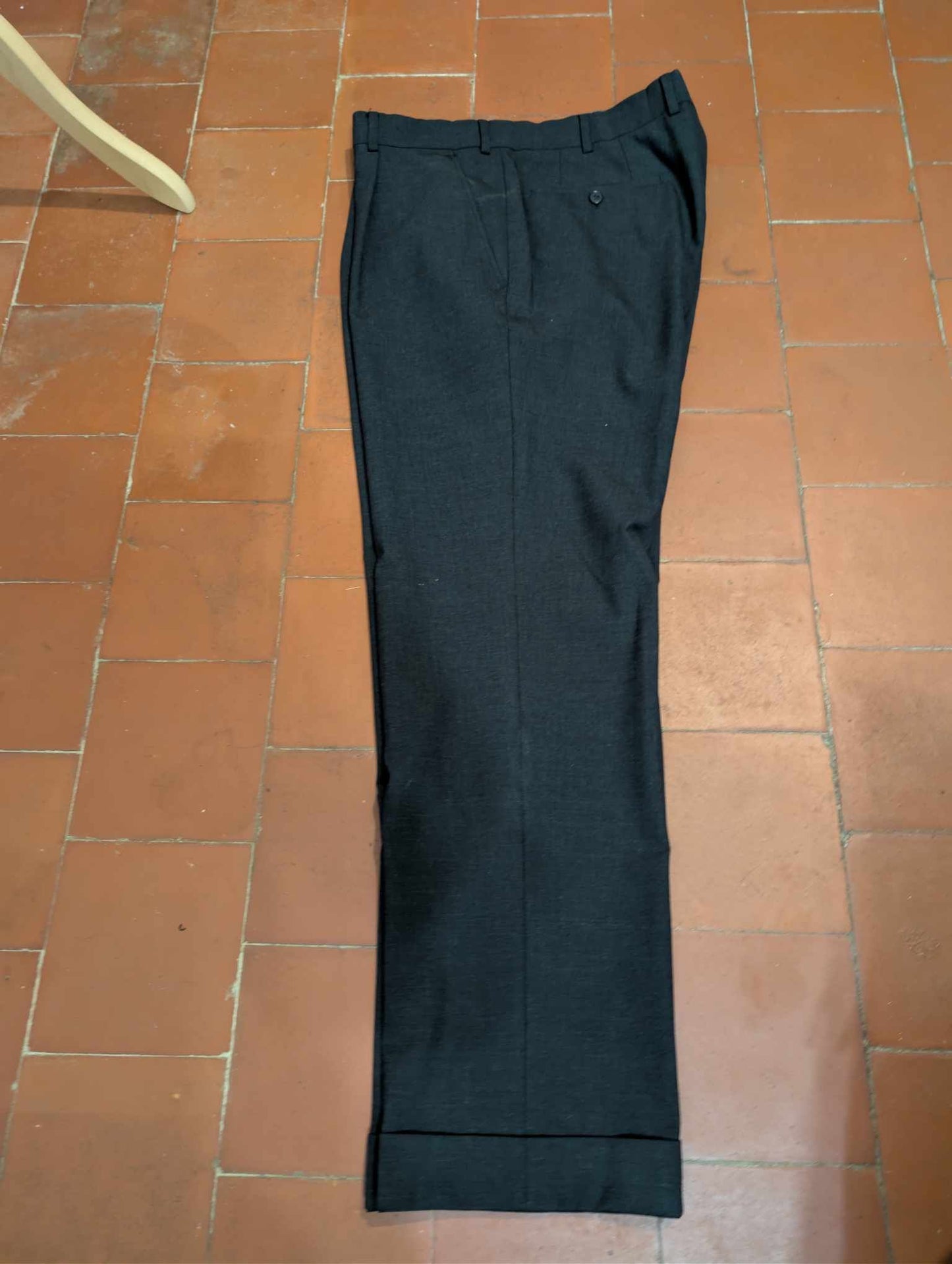 Sublime costume croisé de couleur gris en laine froide