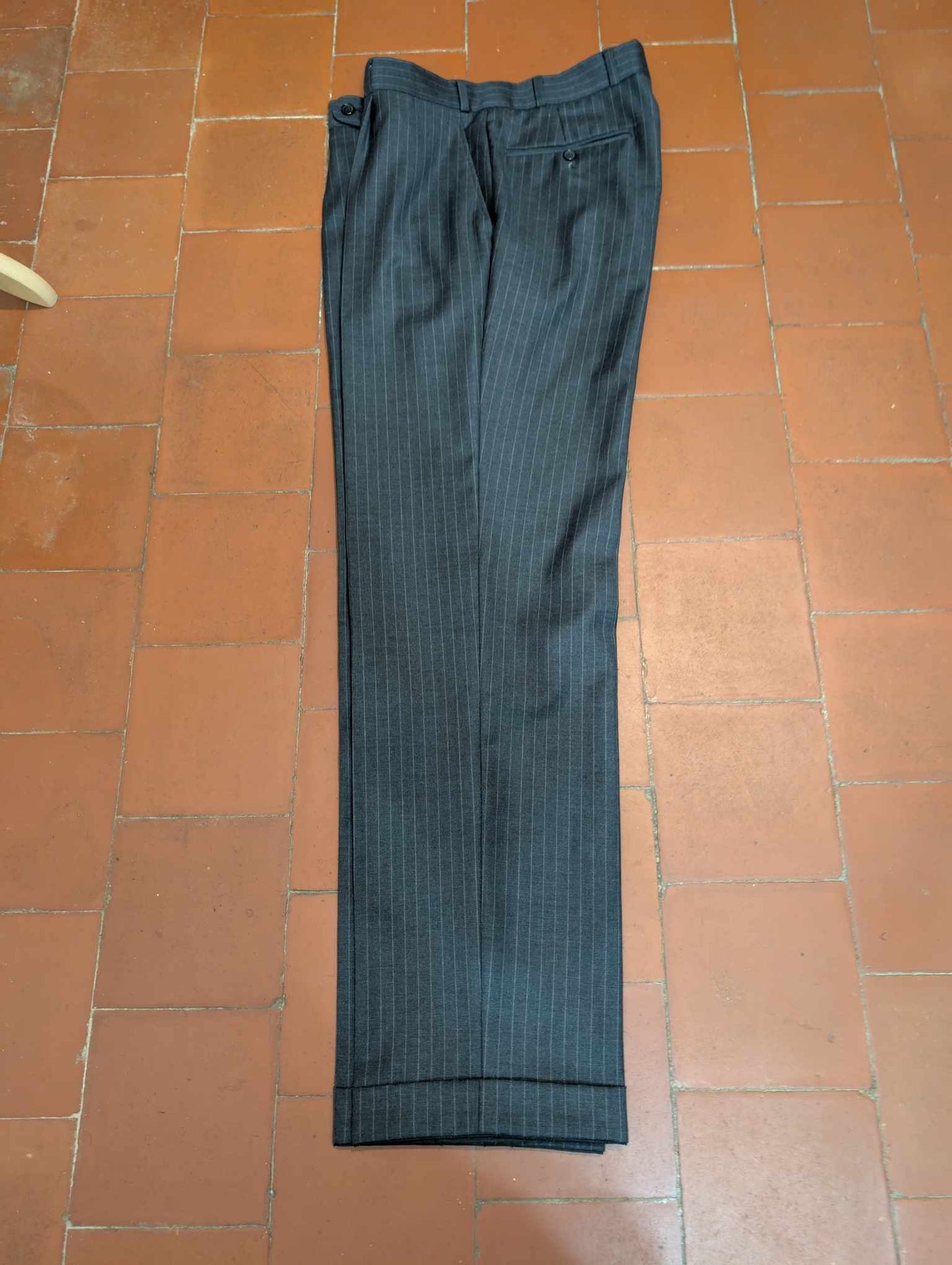 Terrifiant costume croisé pinstripe en laine