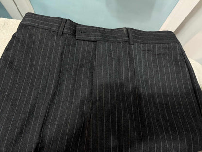Effrayant costume pinstripe en flanelle de laine