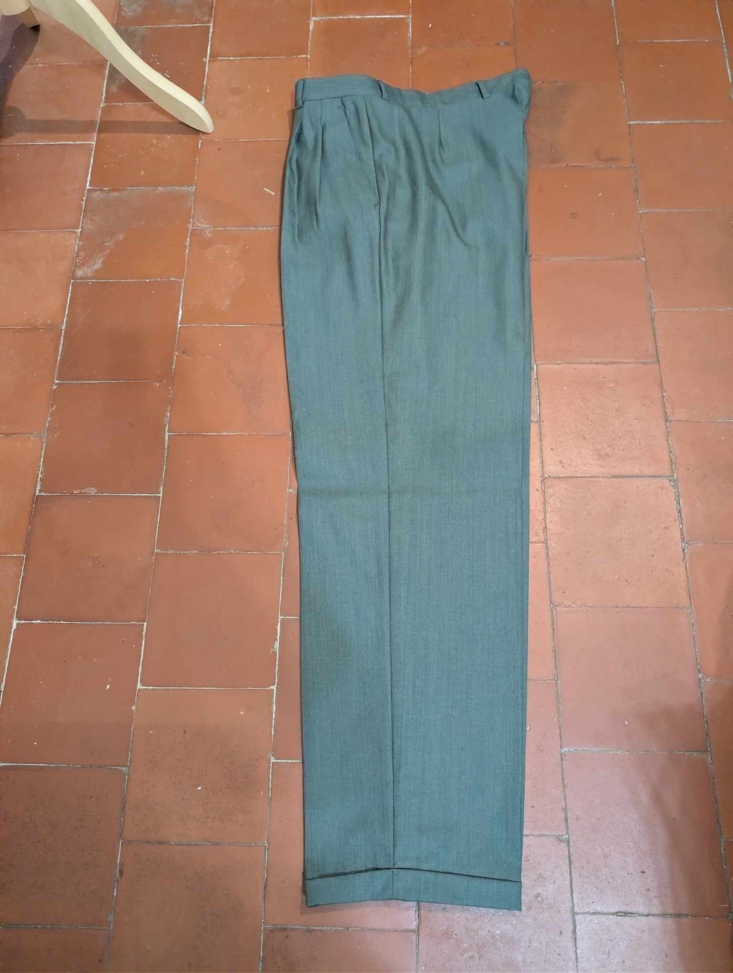 Magnifique costume croisé vert en laine