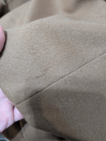 Eleganter brauner Raglanmantel aus Wolle