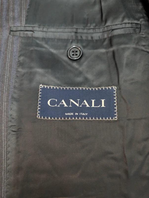 Eleganter Nadelstreifenanzug aus Wolle