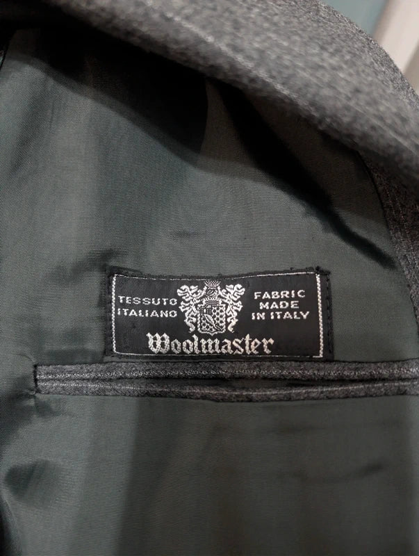 Außergewöhnlicher dreiteiliger Nadelstreifenanzug