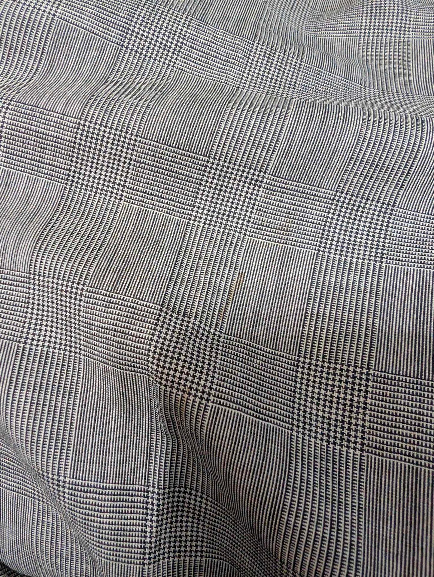 Classique costume de couleur gris en laine