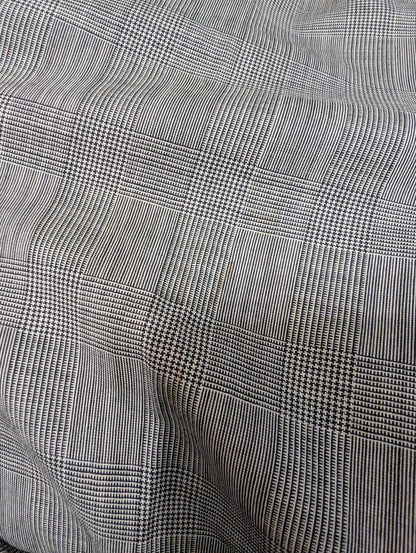 Classique costume de couleur gris en laine