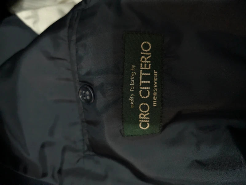 Außergewöhnliche zweireihige marineblaue Wollanzüge