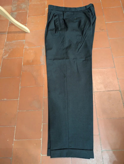 Élégant costume croisé gris en laine