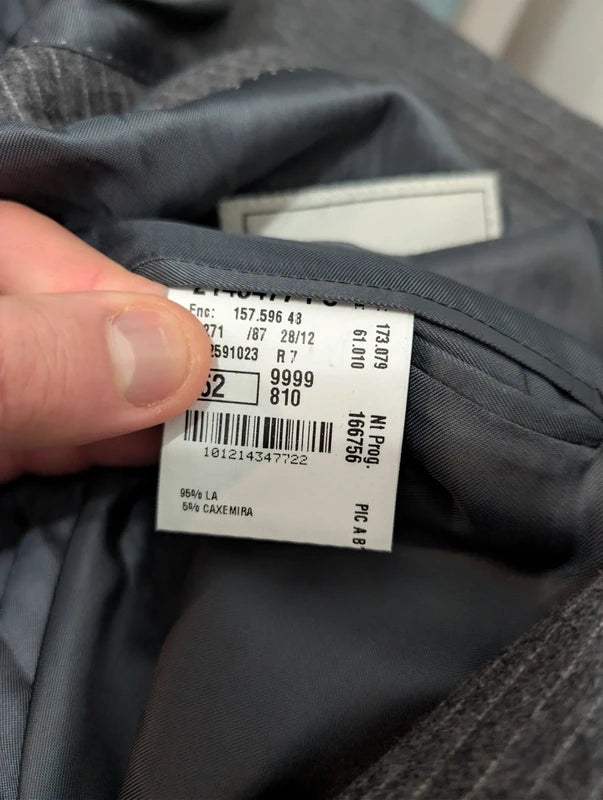 Unglaublicher Flanell-Nadelstreifenanzug