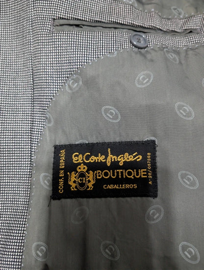 Exquisiter grauer Anzug aus dicker Wolle